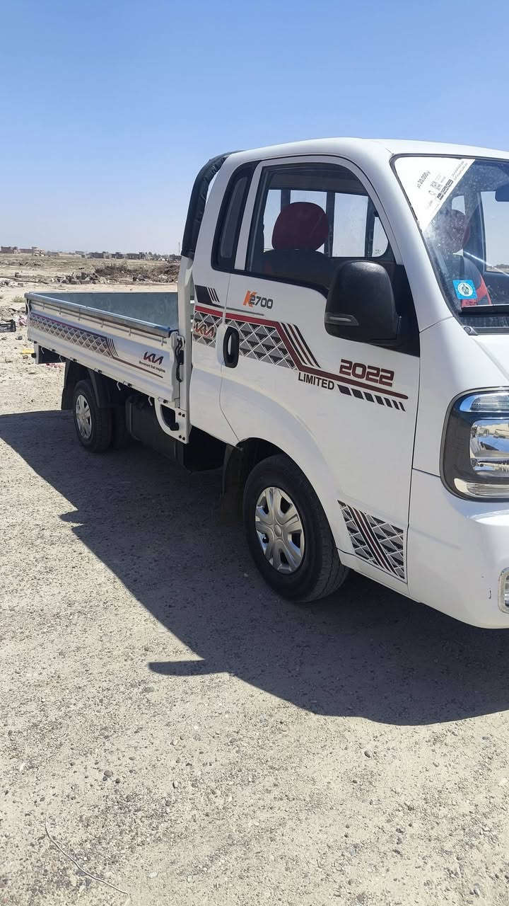 كيا عموشه للبيع موديل ٢٠٢٢ رقم بغداد سياره جديده مكفوله كير محرك شاصي مكفول تبريد ثلج العنوان الرمادي  الهاتف ***********
