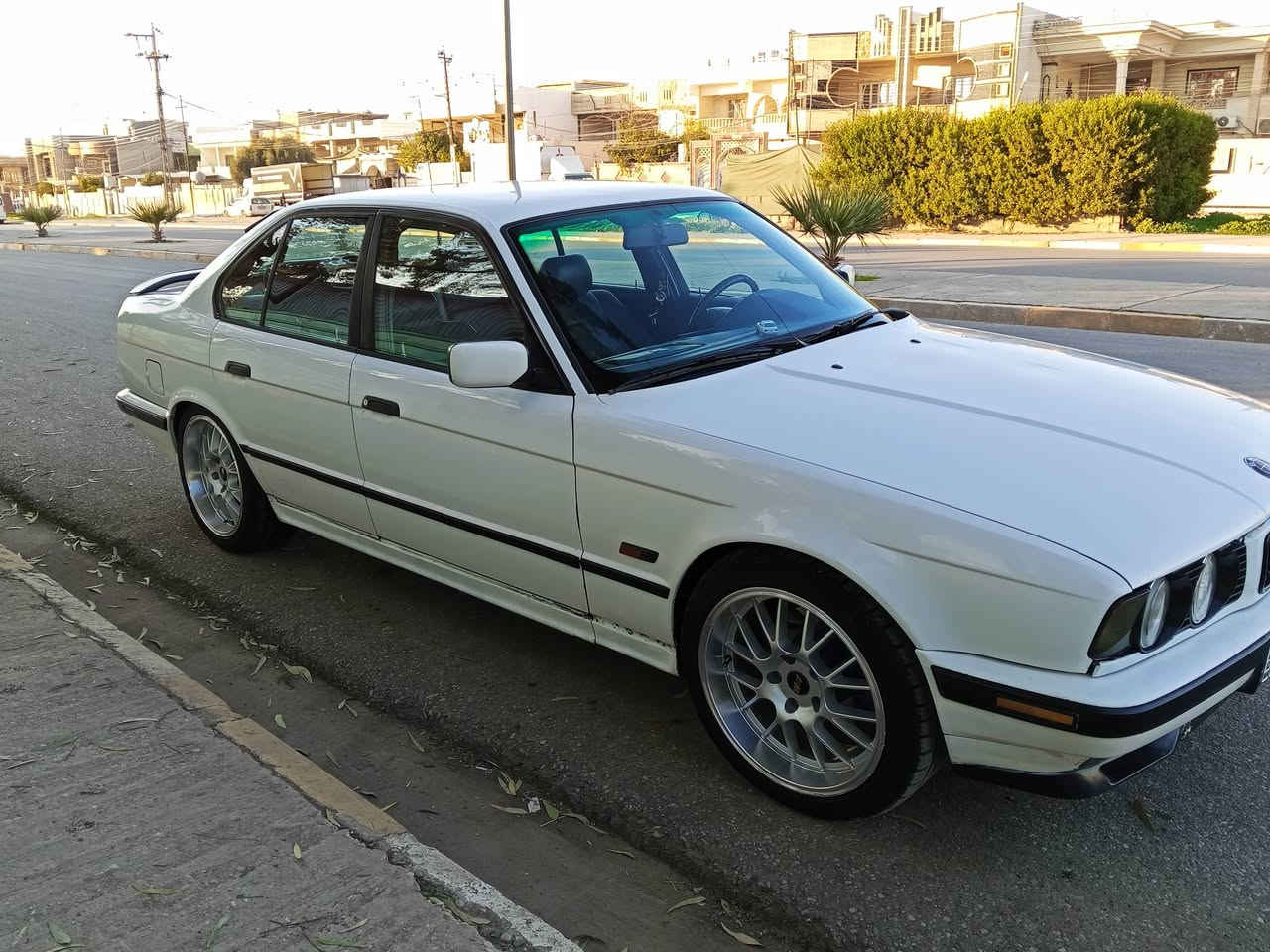 BMW e34 525i 
كير مكينه وظفيره شرط
باتري جديد
ويل كرن غزال حجم 18 
داخل نيلي
كشنات جلد اسود 
صبغ جماليه
السياره عوزها بس طخم 
تواير نظيفه
السياره نصبتها حلوه ومرتبه كلش 
رقم اربيل مسطره 
شرط التحويل 
السياره بأسمي اني صاحبها 
السعر 65 ورقه وبي مجال شي بسيط 
الخاص مفتوح 
الرقم ***********
