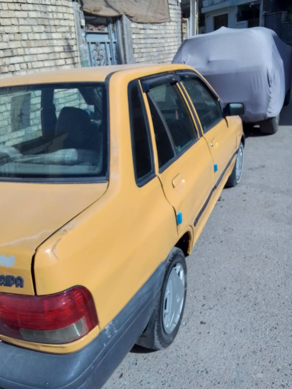 بدون راعي. سعر 12 ورقه.  رقم ***********
