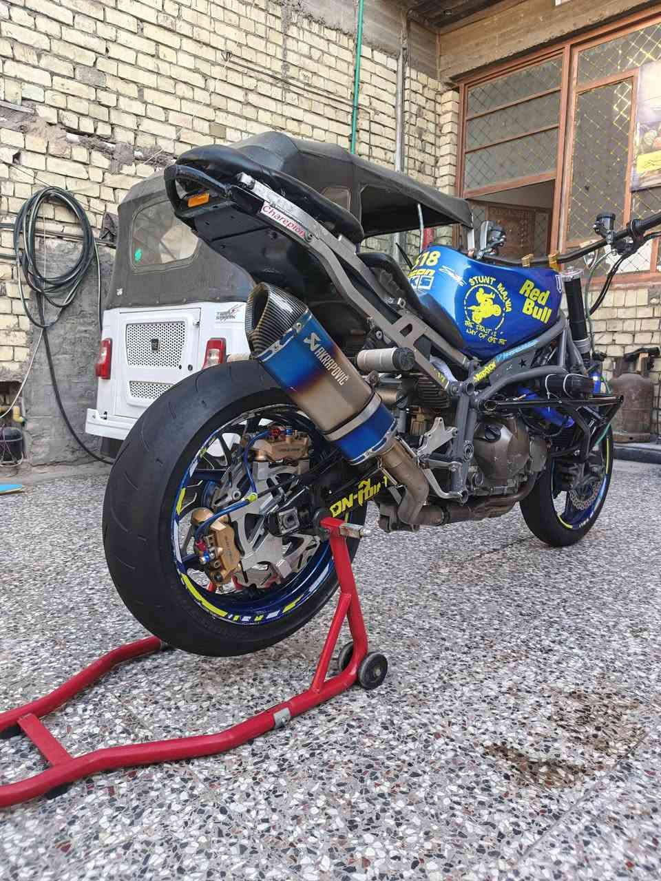 سلام عليكم كاوسكي 2004 636
بيها هاوزن مال 2016
وياله 2016 
صدر امامي 2016
جاملغ امامي 2016 
راديتر 2016
جوينات رياضيه زرك 
بيها شاصي بواري 
دروعه جانبيه 
جاروخه
قاعده 3 فجوج 
بكره 65 
تانكي محور 
ستيرن ريزوما 
يدرات بريك 
يده كلج اصليه 
دهن جديد مي راديتر زيتي جديد زنجيل جديد 
ولدراجه مثل ما موضح بل صور 📷 تجي اذا متلكاها يج شي اطيك كروتك مكان بغداد ***********
