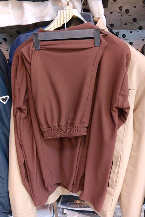 توفر عدنه تراك مال سجناء جوزي قياسات متوفرة السعر 15الف توصيل متوفر داخل كربلاء فقط مكانه حي العامل سوك الخير قرب متنزه العبير ازياء الكحلي 
