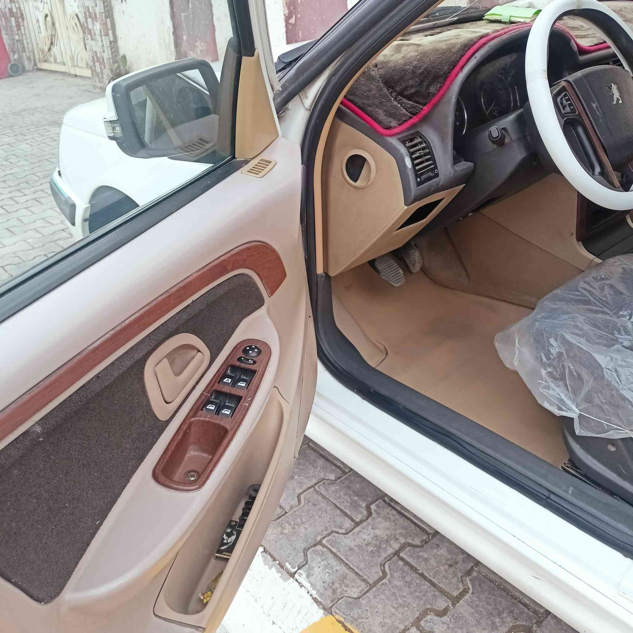 بيع او امراوس موديل 22 استقطاع مباشر أقل السنة وينفك حجزها كير مكينة تبريد حدادية شركة السيارة جديده جديدة ماشية 70 للاستفسار الاتصال اوخاص
***********
السعر 76وبيه مجال
