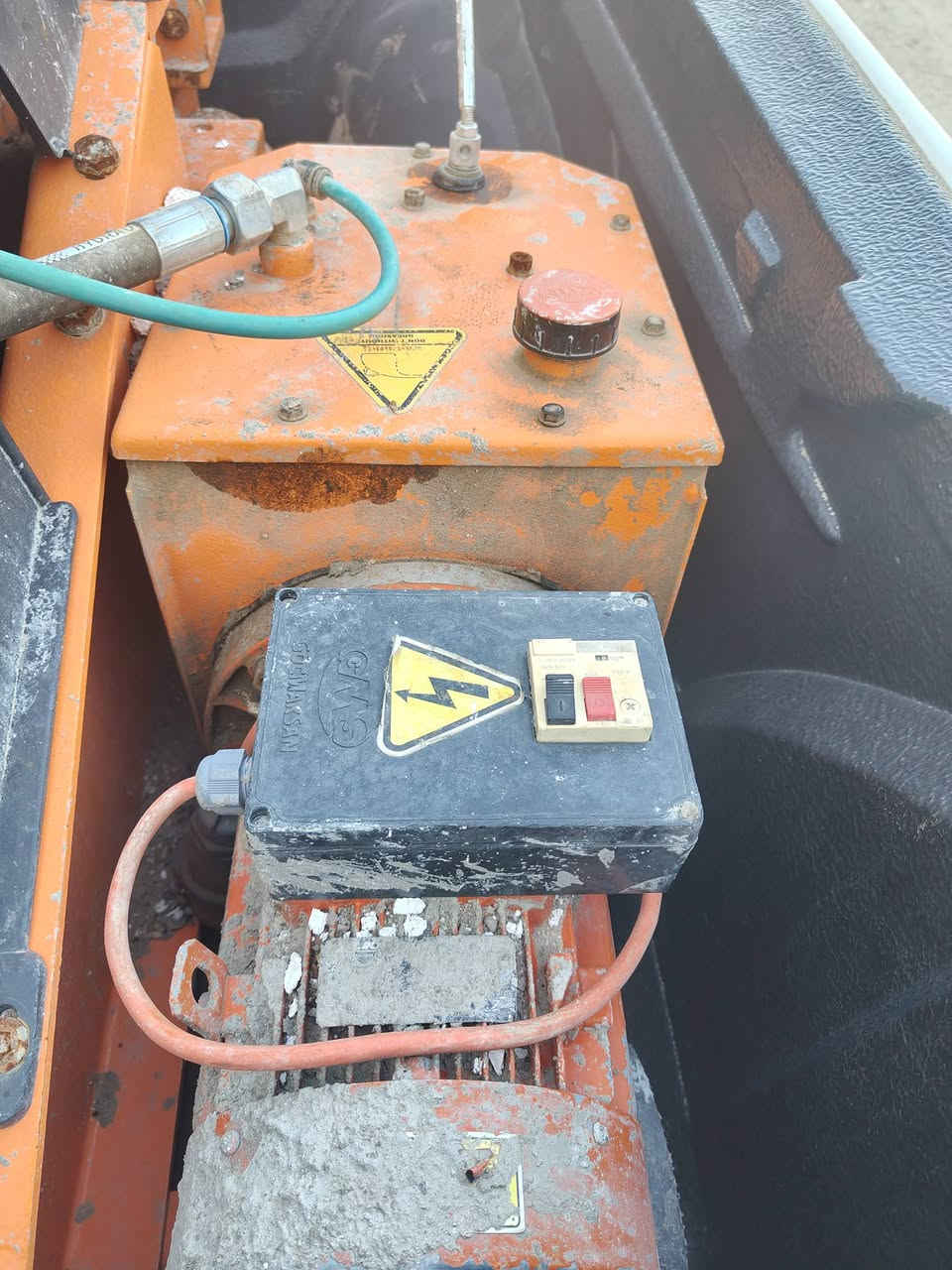 كتر كهربائي مع لاوية للبيع
***********
Göçmaksan B36
سعة حتى 36 ملم
قدرة 2.2 kW
صناعة تركية – سنة 2024.
ثري فيز
