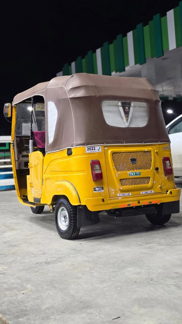 السلام عليكم
تكتك للبيع موديل ٢٠٢٢
نضيفه كلش رقم وسنويه 
مكاني بغداد حي اور 
***********
