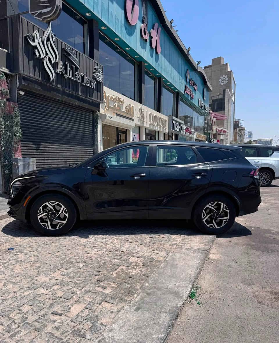 كيا سبورتج 2024 Lx
امريكي
تبديل بنيد فقط بدون ايرباك بدون دواخل وصور الحادث بالمنشور 
ماشيه ٦٥ 
تحديد مسار 
تحديد سرعه
توقف ذكي 
auto hold 
auto stop
كاميرا خلفيه 
حساسات خلفيه
٣ وضعيات قياده عادي وسبورت وذكي 
كار بلي 
بدون اي نقص 
السعر ١٨٥ وبيها مجال
مكاني المنصور لو الغزاليه 
***********
