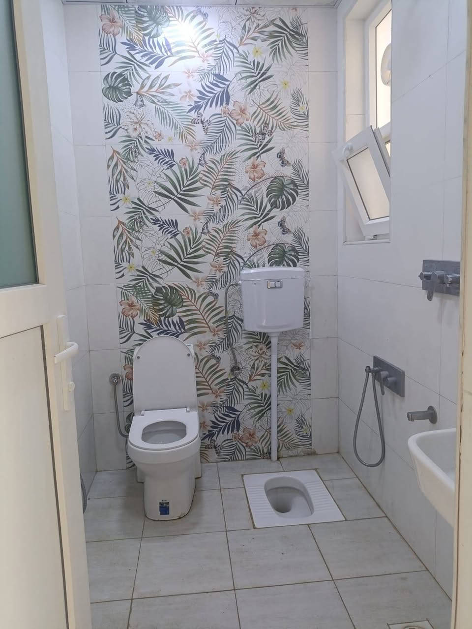 للبيع مساحته 730 متر بستان مع دار 180 متر  قرب البارون اطابقين بيه 4 غرف نوم مع استقبال ومطبخ  وصحيات داخليه وصحيات خارجيه وطارمه والتفاصيل اتصل ***********  *********** واتساب 
قرب البارون     قرب البارون ويبعد عن الشارع الرئيسي 250 متر
