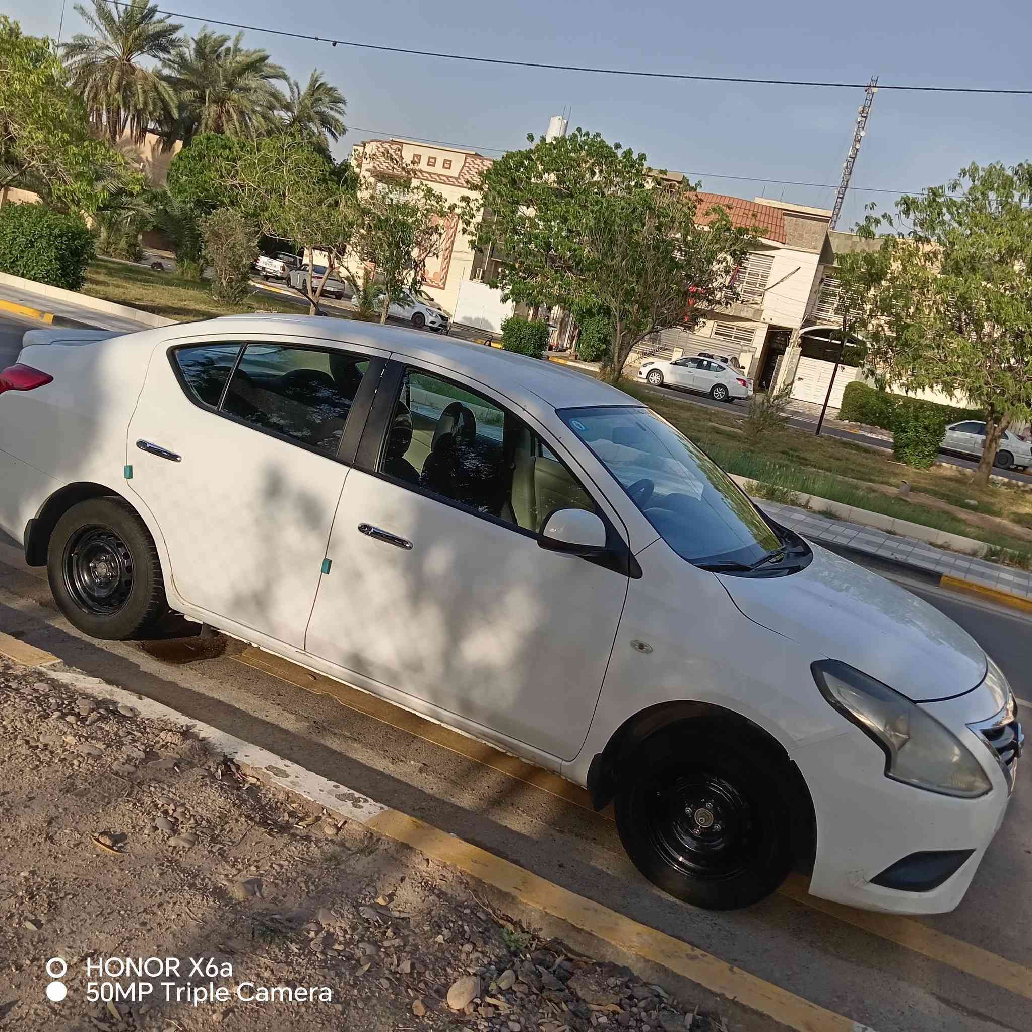 للبيع للبيع نيسان صني هندي   موديل ٢٠٢٠ بيضه ام البليته الزركه مدوشمه داخل كامله شاشه اندرويد.. نواقص السياره.. أولا مبدل مكينه تيدا بيها بارد اكثر من مكان بسيطات وبيها بارد بالتكمه الخلفيه ومرجعه.. نواقص السيارة يحتاجلها تخم تاير وطبلات ودسكات وتصفير فلنجات تبريد خير من الله انطيت كل نواقص السيارة امانه الله حرام واحد يغش الناس سنويه لسنه ٣٠ ساريه شهر التاسع.. السعر ٨٧ ورقه وبيها مجال بسيط للشراي مكان السيارة الكرخ  *********** واتساب

