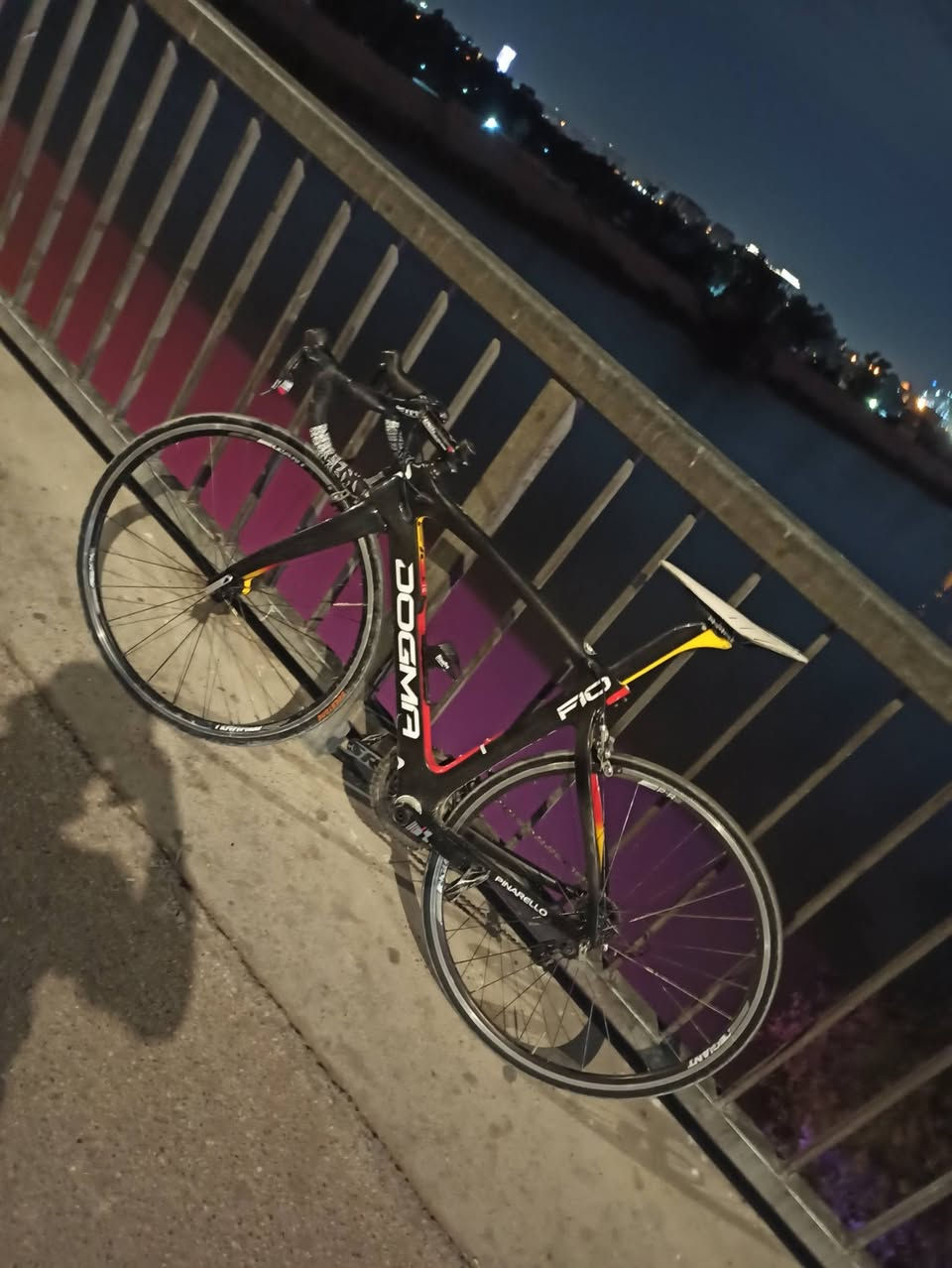 السلام عليكم شباب
للبيع فقط... ماركة PINARELLO F10
دراجه فول كاربون سستم+فريم+ستيرن+سرج 
وياله المنيوم بولبرن قياس دراجه 52
سستم غني عن تعريف SRAM RED
سعر دراجه مليون دينار مستعجل على البيع 
رقم الهاتف *********** 
مكاني بغداد الدوره
