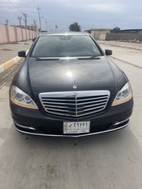 مرسيدس w221 s550 بنروما فول مواصفات وكلين بدون اي ضرر ولا اي نقص السيا...