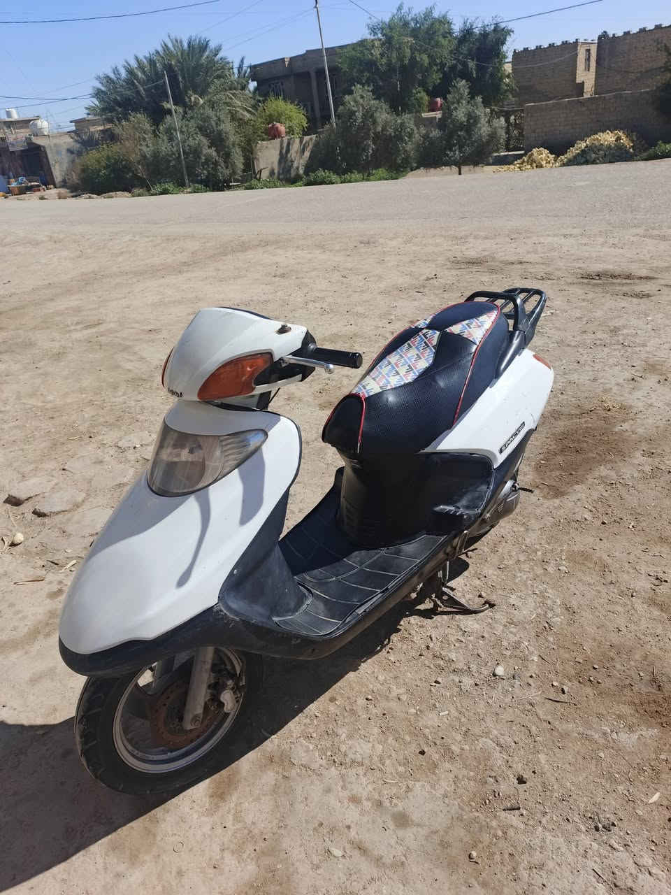 السلام عليكم سبيسي ياباني مفتوحه
كفرات اصليه كهربائيّات شغاله هندر شغال دبلات شغاله صالنصه اصليه 
المكان الانوار
السعر 375 وبيهه مجال 
***********
