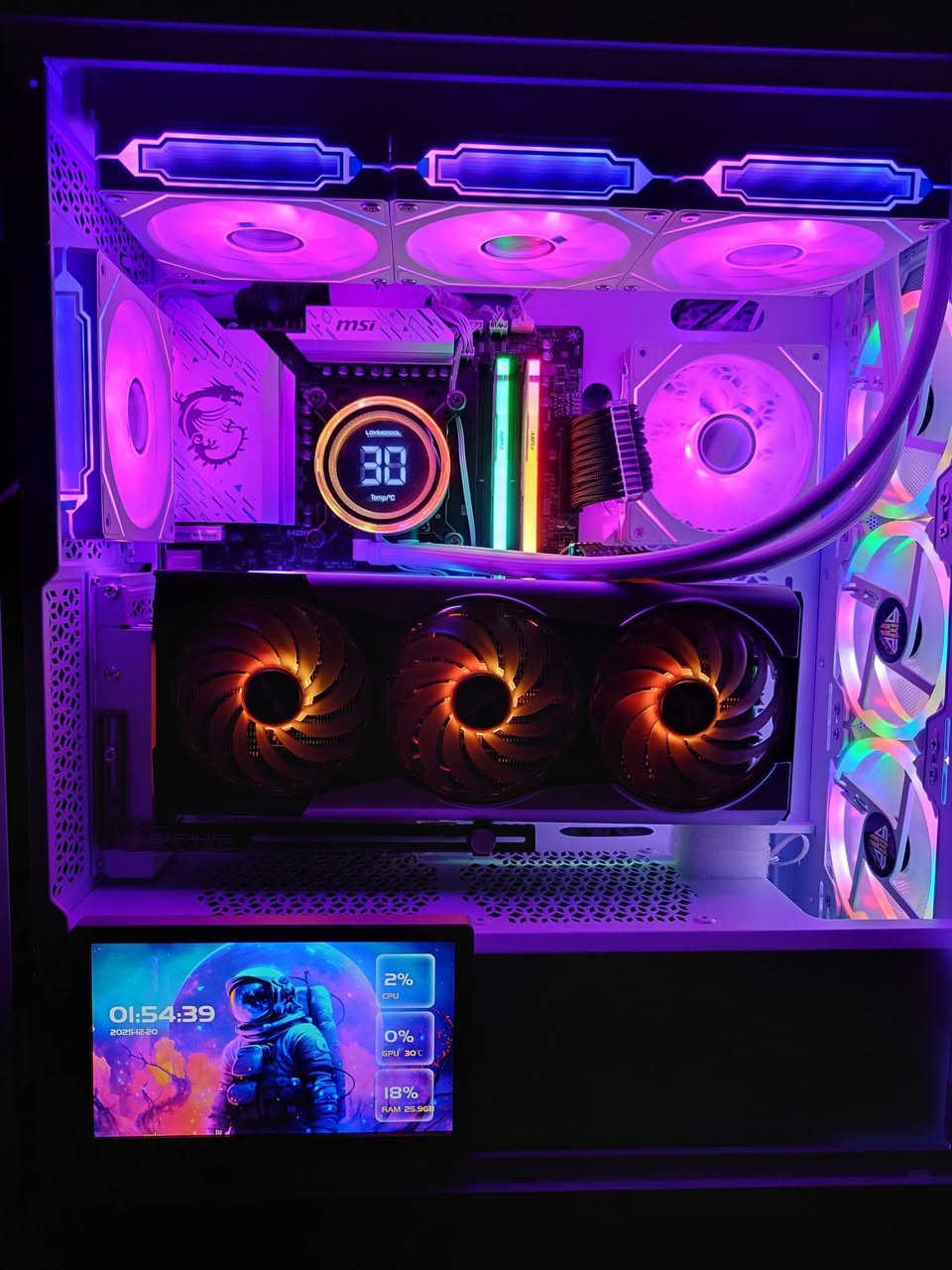 pc gaming كل قطع جديدة 
ضمان على كل القطع 6 اشهر 
السعر مليونين و 300 

CPU: Ryzen 5 9600x tray NEW
 
MB: msi B650m gaming plus wifi6 NEW

Gpu:  rx 6900 xt nitro+ special edition used 

RAM: Kingston fury 2x16 32G  5200hz NEW

Ssd nvme: mass gaming 1T NEW

Pw: Aorus AP750Gm full modular Gold   80plus NEW

Cpucooler: lovingcool 360 liquid cooler degtel display A-RGB NEW

Display 7in ips touch NEW

 Pci extension black 24+16pin NEW

Pci4 extension white NEW

Case: mass gaming 05 8 FAN A-RGB NEW 

Os: windows 11 pro


**إذا كنت صاحب هذا الإعلان وتريد حذفه لأي سبب، رجاءا أرسل رسالة إلى الدعم الفني**