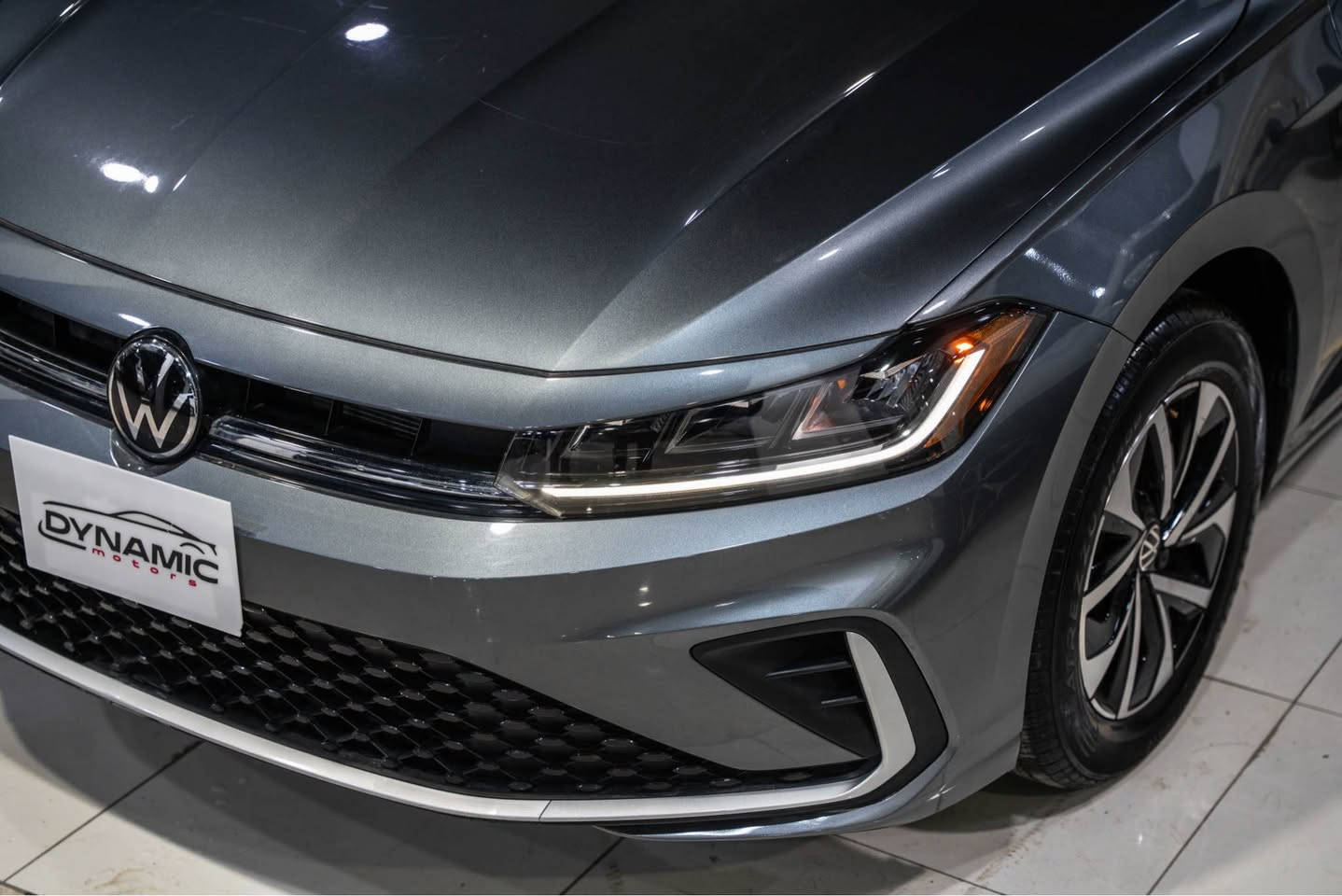 2025 VOLKSWAGEN JETTA بجم كبس سعر بلاش 168$🔥🔥🔥
موديل :2025
مواصفات : S
محرك : 4 سلندر
وارد : امريكي
عداد : 4,000ميل
صبغ : ٢ قطعة 
ارباك : كل شركة✅✅ سليم
رقم : ( موقط) ( كاتي)
ناونيشان هةولير جادةي حديد و خشب پيشنگاي دايناميك موتورز
بو زانياري زياتر پةيوةندي بكةن بة وتس اب
*********** 
============== أربيل, العراق
