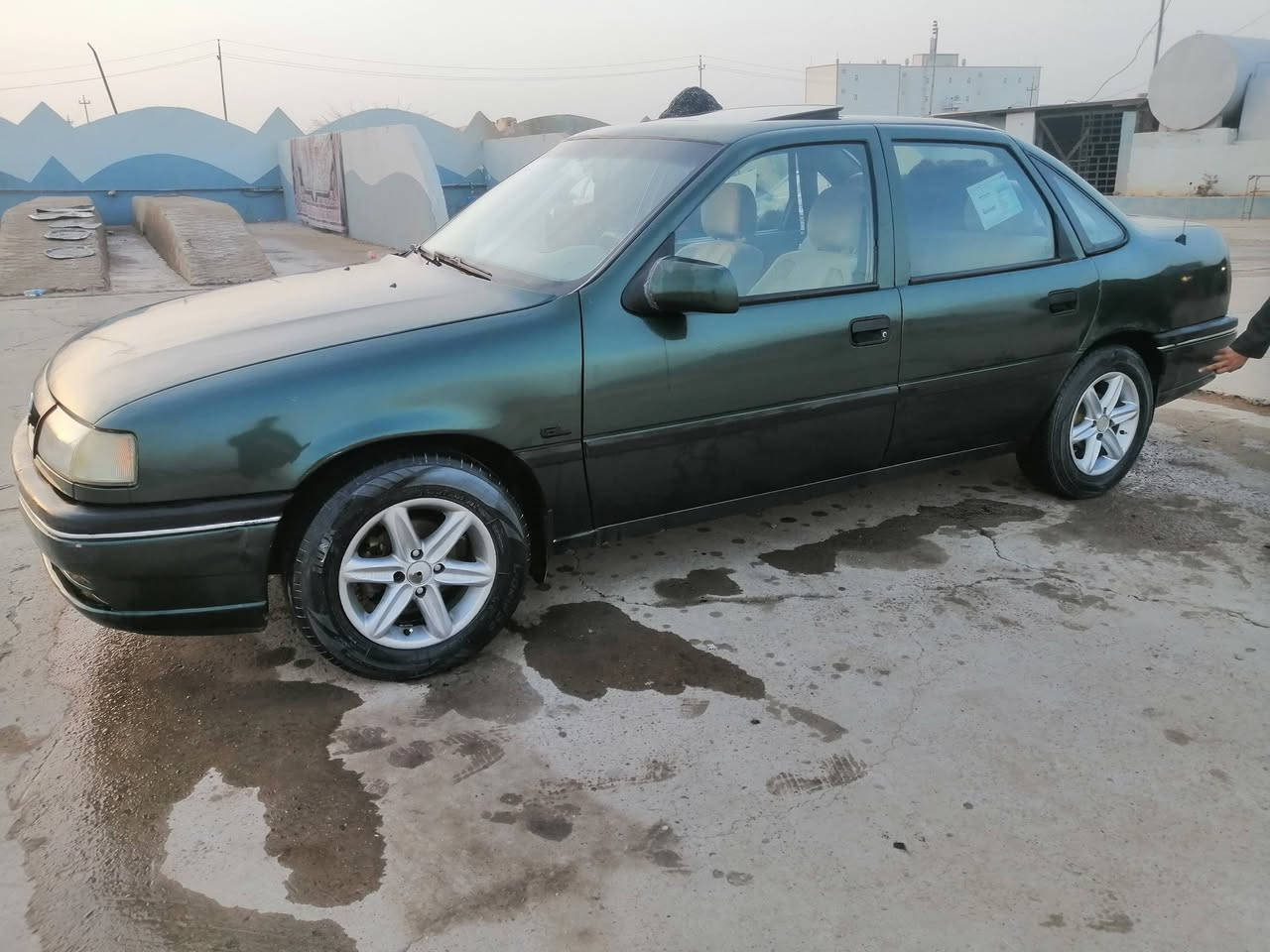 السلام عليكم
للبيع فكترا حجم16 كير محرك شرط
 رقم نينوى الماني سنويه لل28 مشروع وطني
 وياها كابون بنزين
مصبوغه عام 
صدر وتايرات خير من الله  كهربأيات ومسجل كلها شغاله
السعر 38 وبيها مجال

المكان تكريت 
للستفسار ***********
