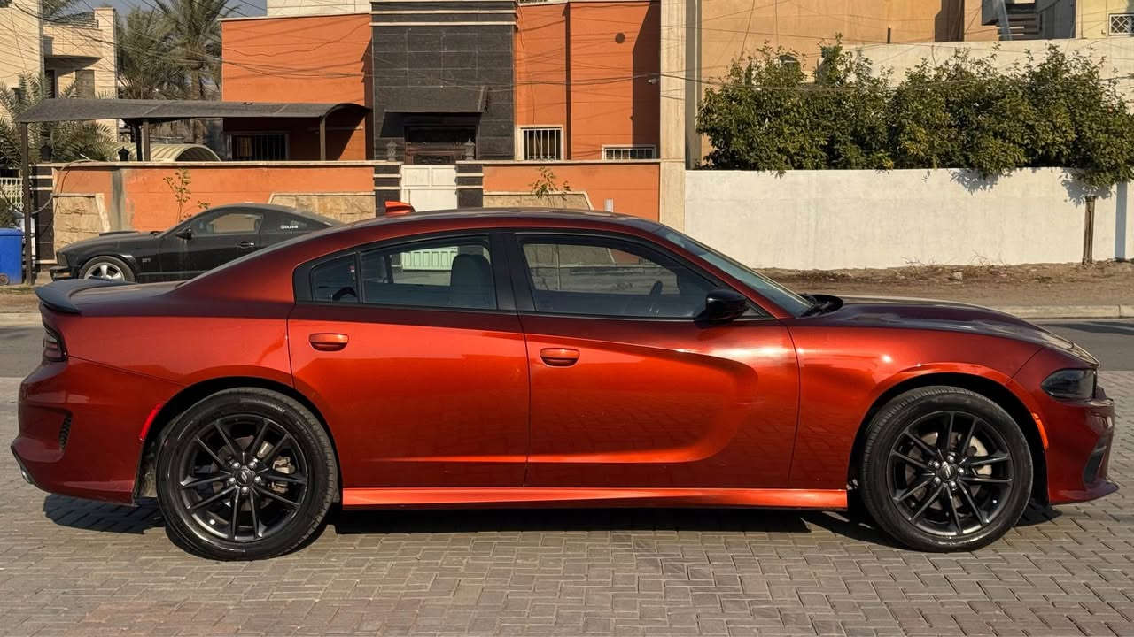 السلام عليكم
دودج جارجر 2022 GT لون مشمشي 
السيارة فور ويل بوضع السبورت وبالوضع العادي تو ويل
فول مواصفات 
فتحة ، سوبر تراك باك super track pak , شاشة جبيرة
برفورمنس بيج ، كشنات حضن ، تدفئة كشنات وستيرن ، ويل عشرين بلادي تايرات تو سايز ، وبعد بيها هواي مواصفات
 ماشية ٥٦ الف قابلة للزيادة
ضررها فقط سرقة المحرك وراس البنيد بيه بارد 
شادلها بنيد ابو ٣ فتحات بس البنيد الاصلي موجود 
الايرباكات سليمة 
بدون اي نقص صدر وتايرات جدد
مكانها بغداد العامرية
سعر ٢٣٤ مجال بسيط
*********** واتساب بغداد, العراق
