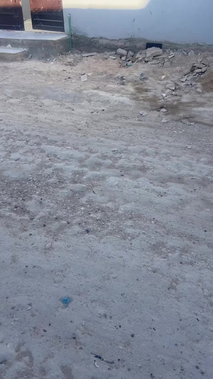 الدار للبيع او الرهينة
مساحة ٨٥ متر طابقين 
للبيع ب ٣٨ مليون 
للرهينة ب ١٧ مليون 
شارع المطار القديم /مزرعة ناجح حمود 
للاستفسار ***********
