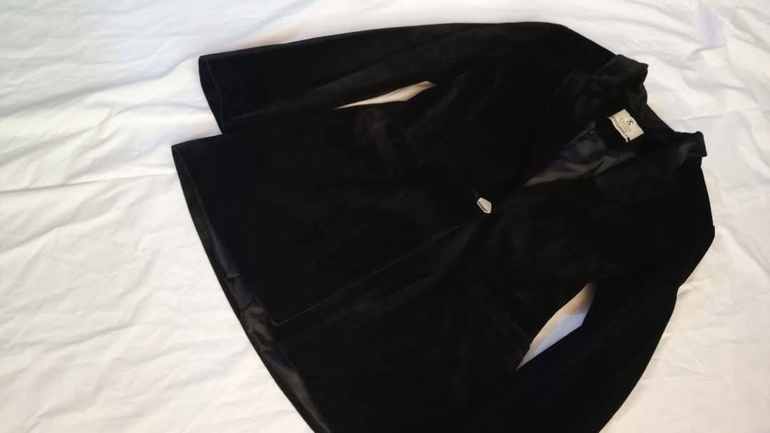 هاي الستره ابد ما ملبوسه اشتريتها ب35 مو قياسي
سعرها هسه 15:الف والتوصيل مجاني


**إذا كنت صاحب هذا الإعلان وتريد حذفه لأي سبب، رجاءا أرسل رسالة إلى الدعم الفني**