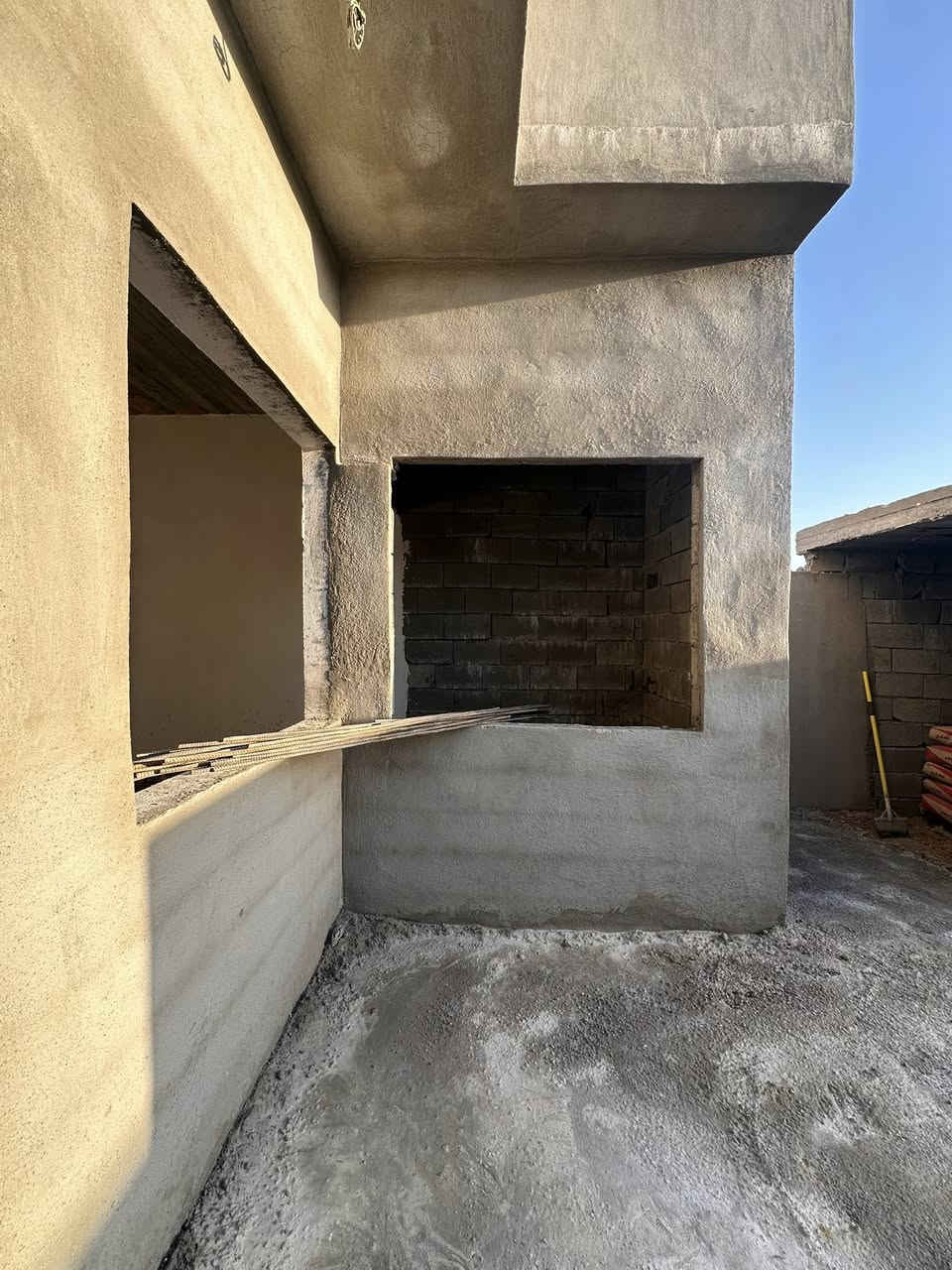 🏠 عقارات قلعة 🏠
🏠 - بيت ١٠٠ متر هيكل كامل مع بيتونه 
بياض وتاسيس كهرباء وماي وكهرباء رئيسي واصل
العنوان كركوك منطقة ٥٥
السعر ٢٠ ملیۆن وبي مجال
للمزيد اتصل بالرقم
***********
