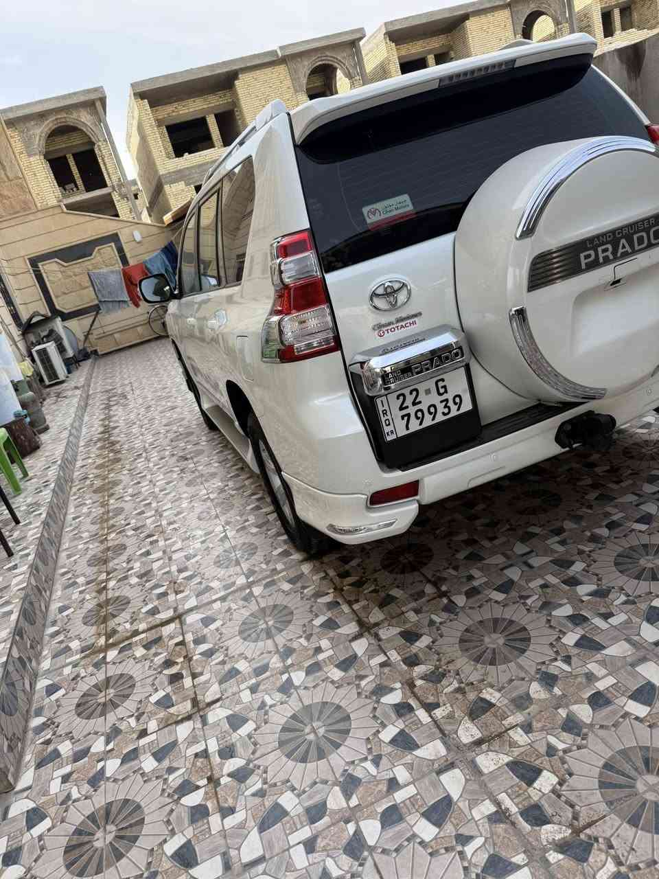 السلام عليكم
برادو ٢٠١٥ 
TXL
السيارة ماشيه ١٢٨ ك
على ايد وحدة من الشركة يعدها بلاد من كل النواحي صدر كير محرك شركة ممفتوحات
كشرها سليم من اي ضرر نهائيآ بدون صبغ بدون بارد
رقم اربيل بأسمي هزة باقيلها شهر فحص وسنوية جديدات 
رقم الجديد 
للأتصال ***********
مكانها بتكريت
