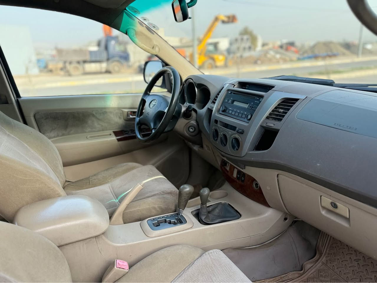 فورت شنه ر موديل 2006 تو ماتيك  ده بل ئه كسل  ٣ مه قه ت  ناو زه رد ئه ى بيس جام كاره باى كيرو مه كينه و ته بريدو هه موو به شه رته مه كينه ٦ پسته مالى دو سته سيا ره كه ٣ پاجه ى بو ياغه پيشى جه م پيكى كه مى هه يه مالى دوسته 
سعرى 129
***********
*********** كويسينجاك, أربيل
