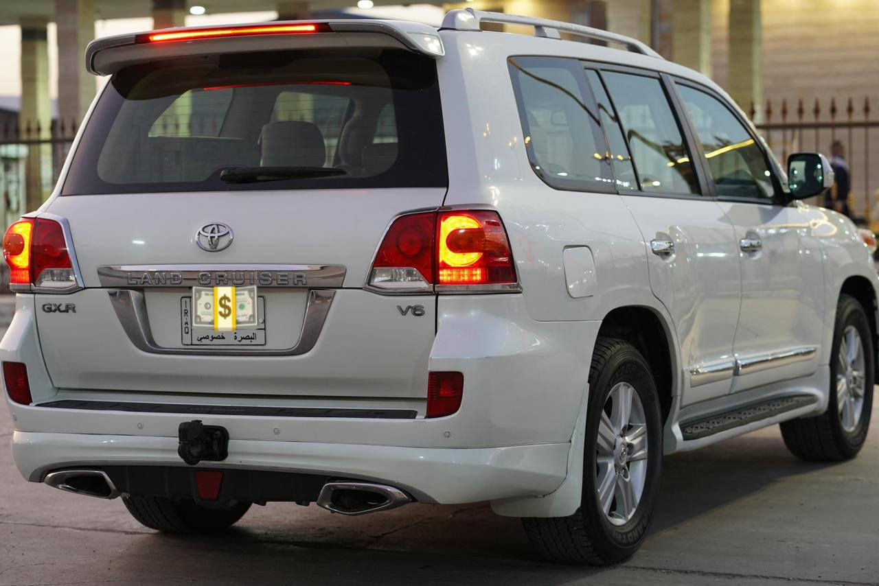 مكلف بالنشر. 
🚗 لاندكروز GXR 2015 بريم للبيع
الرقم بصره بأسمي، تحويل ثاني يوم مكفولة

✔️ فول مواصفات 1/1
✔️ محرك 6 سلندر
✔️ شاشة + بصمة تشغيل وأبواب
✔️ فتحة سقف
✔️ حساسات أمامي وخلفي
✔️ كشن جلد + كهرباء
✔️ تشغيل عن بعد
✔️ ثلاجة + 3 قطع تبريد
✔️ 8 إيرباك
✔️ 7 راكب + مثبت سرعة
✔️ زراكات لايتات امامي
✔️ مري قلاب 
✔️ مانع انزلاق 
✔️ طفاية 

📏 الممشى: 193 ألف حقيقي (شرط الفحص والسونار)

📍 البصرة
📞 ***********

💰 واتساب او اتصال على الرقم لمعرفة السعر
