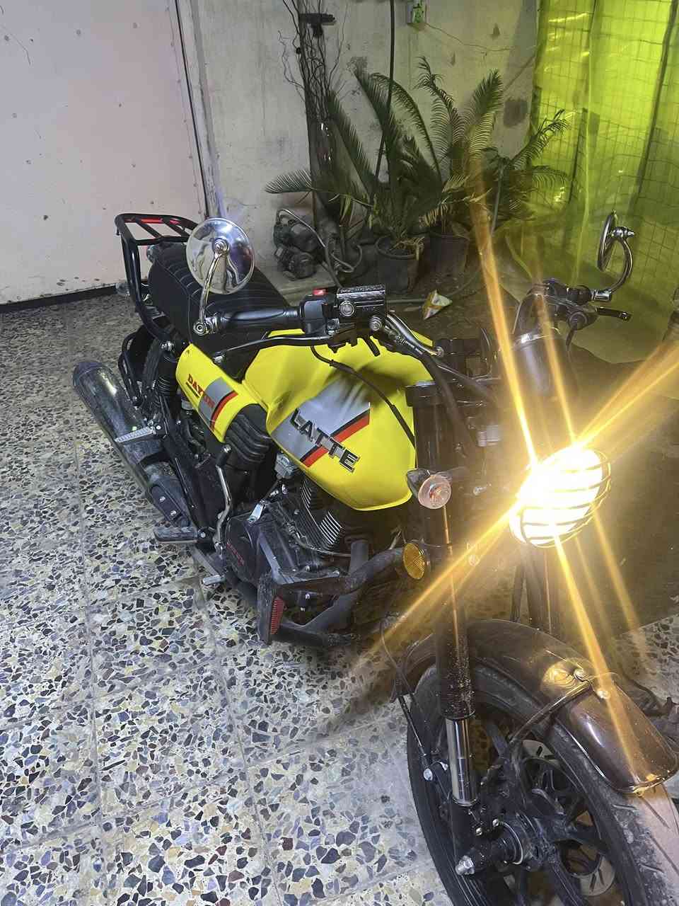 سلام عليكم شباب دراجة دايوان لايتي خير من الله موصفات الدراجة صالها اقل الشهر من نزلتها  اي عيب مابيها الدراجة مكفولة من كلشي ومرقم ورقم سنوية كاملات وين متريد روح لوحتين وسنوية  الرقم ***********
مكاني بغداد  العامرية سعرها 2800
بعدها بل كارتون  وعل سحك
