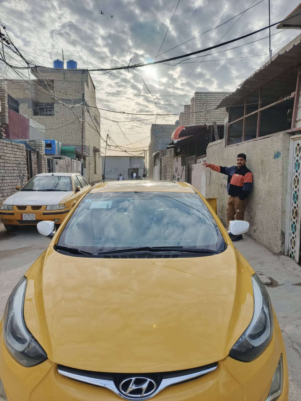 السلام عليكم النترة 15 رقم بغداد سيارة جديده فتحه سقاف نص فول مكينه الفين امريكيه حدثه مال مريكه دعاميه فقط وشويه بل جنطه مكينه بيه واكف بطل من ورة دهان مو زين سيارة تمشي وما بيه شيء تكدر تشتغل بيه ما نقصه كلشي العلوان بغداد مدينه الصدر  *********** وساب
