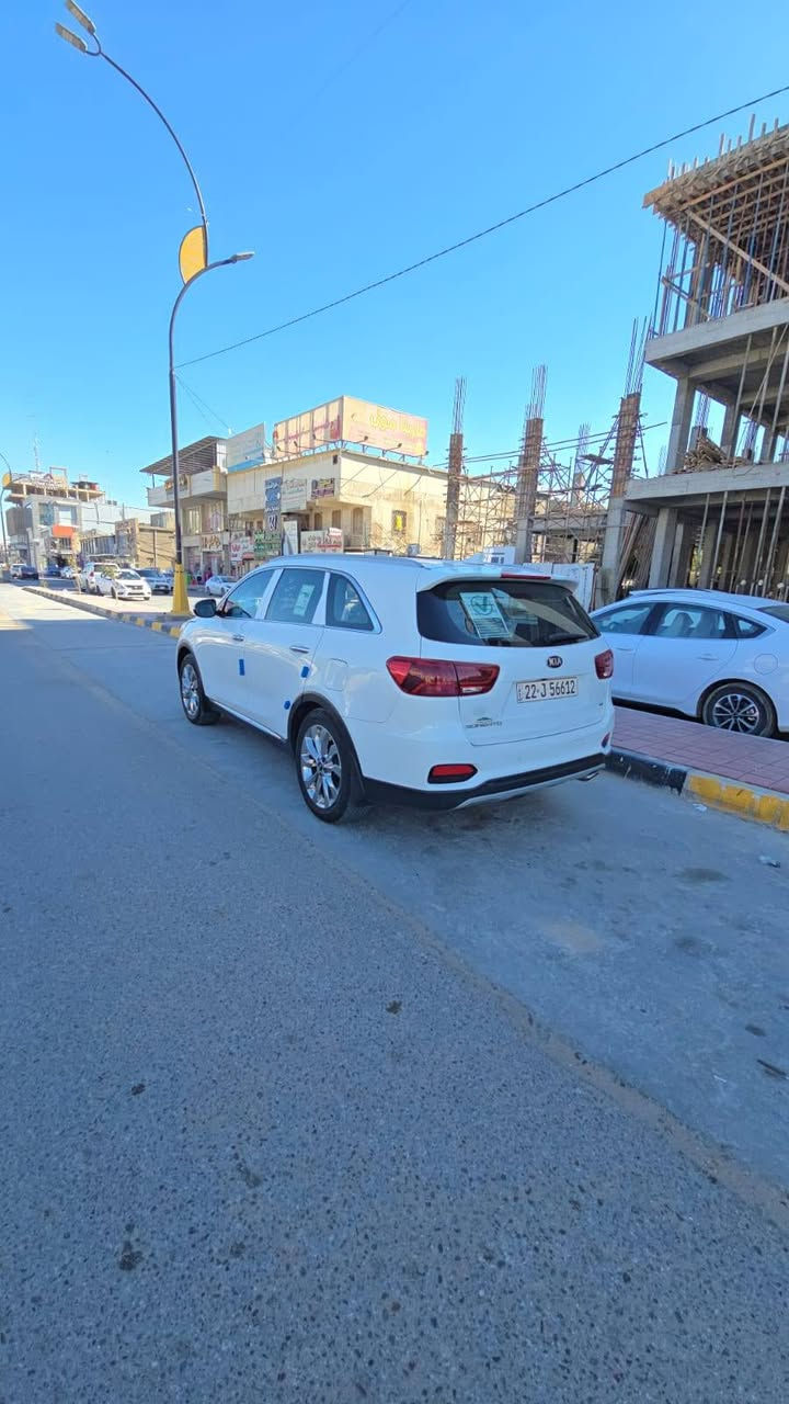 للبيع كيا سورنتو ٢٠٢٠ رقم اربيل  انكليزي ٦ سلندر  مكفوله من ضربه وصبغ وتبديل مكينه وكير على وضع الشركه  ماشيه ٦٢ الف سعرها ٢٥٨ وبيها مجال بسيط النجف الاشرف اتصال ***********
