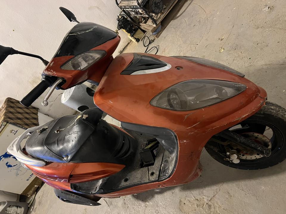 للبيع او مراوس بشحن دراجة اوتماتيك شغالة كاملة سعر 
250 وبيها مجال
مكان ديالى بلدروز ***********
