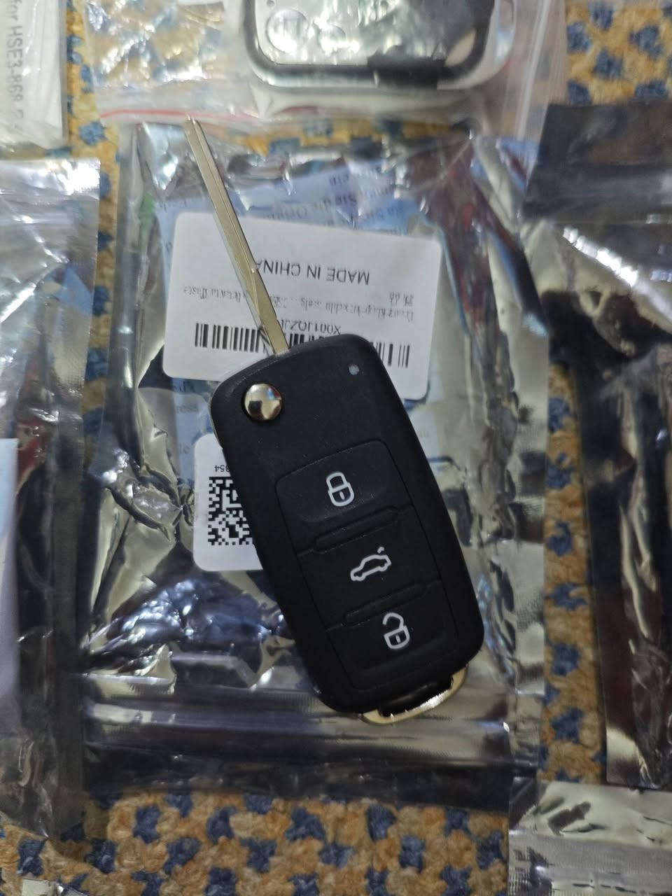 شلعة سويجات كلهن يضون بس مال سيارة مابيهن باتريات 
ب10الف 
توصيل 3
للتواصل يرجى مراسلتي على الماسنجر او على الواتساب ***********
