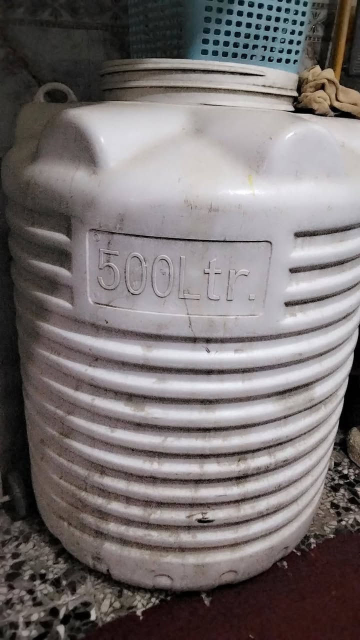 برميل اربعه 4  للبيع 
براميل اثنين ابو ال٥٠٠بلاستك مستخدمات انظاف 
وثنين حديد جدد ب١٠٠كلهن للستفسار ***********مكاني نجف
