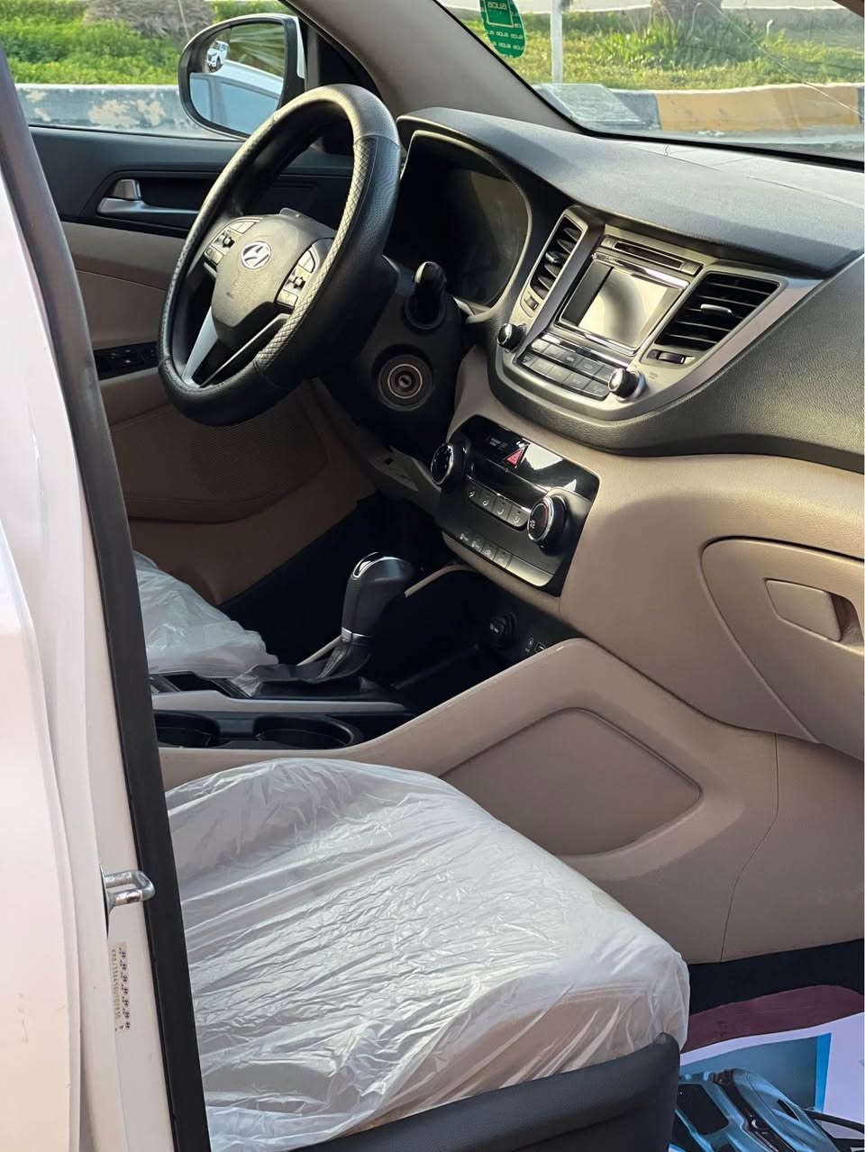 السلام عليكم 
للبيع تركسان 2016 
حادث بنيد فقط صبغ بدون دواخل مكفوله وحافه الجاملغ بارد اصبعين مكينه كير حداديه تبريد كله جاهز بدون نقص 
مكاني بابل الحله شركه علي العتبي معارض طريق النجف 
السعر 145 وبي مجال وبخدمتك 
*********** حلة, بابل
