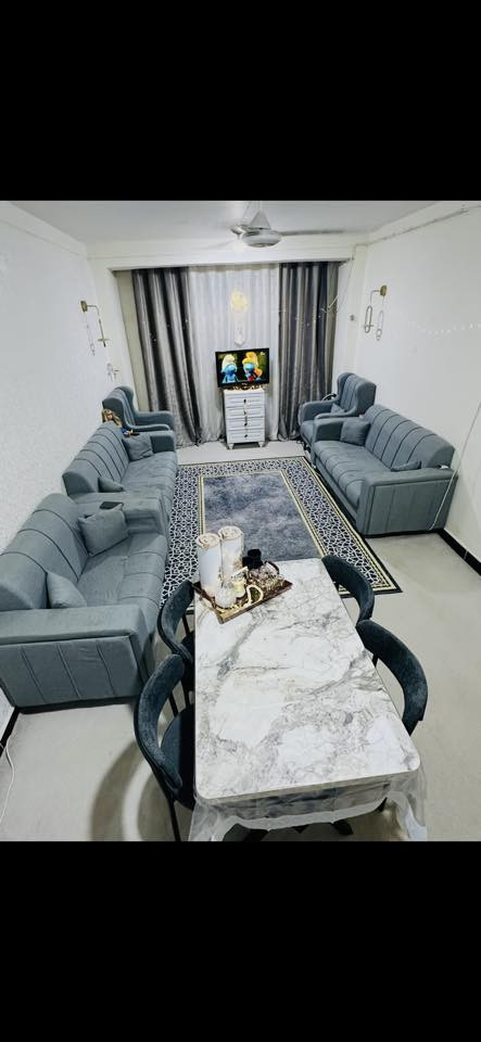 السلام عليكم
شقه للبيع ع الكورنيش 
غرفتين و صاله و صحيات و مطبخ وتهويه 

التفاصيل … الاتصال ع هالرقم …

***********
