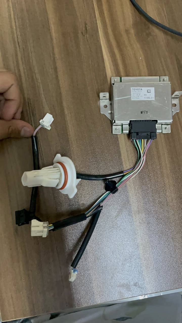 السلام عليكم عندي كارت مال لايت اصلي تفصيخ جهه اليمن سينا يرهم من 2021الى 2024 LEوXLE للستفسار***********
