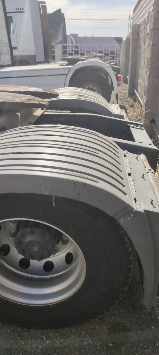 للبيع موديل ٢٠٠٠
موبايل ***********
