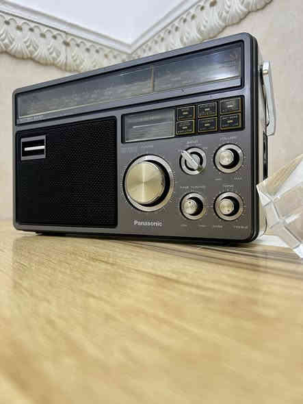 بعد اذن الآدمن
راديو باناسونك GX 10II الحجم الكبير صنع ١٩٨٠
يعمل على الكهرباء المباشر او بطاريات الحجم الكبير عدد 5
اربع موجات Fm-Mw-Lw-Sw
نظام توفير الطاقة للبطارية
نظام AFC لتحسين استقبال القنوات
للحجز مراسلة الصفحة او مراسلة واتساب على الرقم ***********
#الجميع
