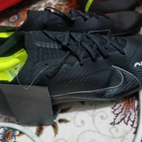 حذاء كرة قدم • مقاس ٤٢ • العمارة ميسان