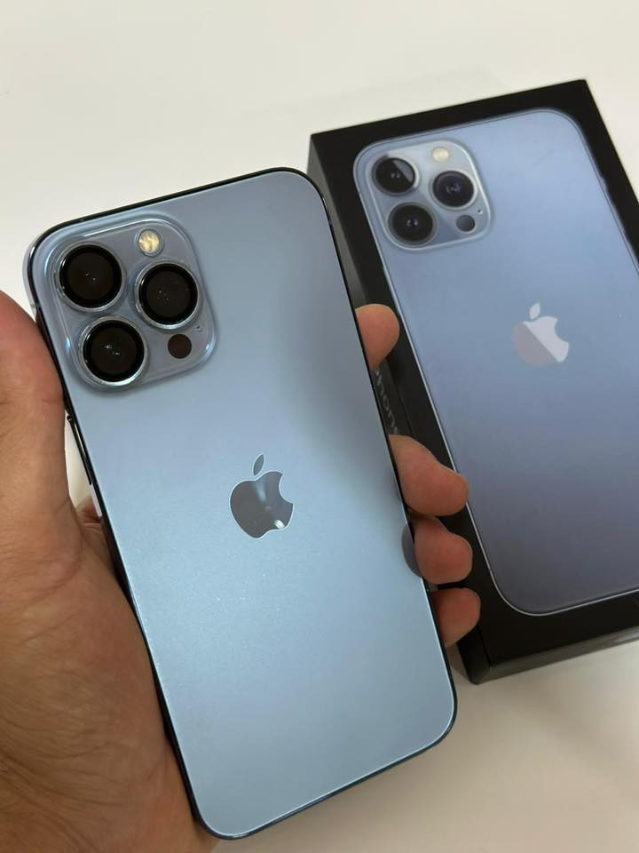 اعيد النشر بسبب الوعود الكاذبه
ايفون ١٣ برو ماكس 
تك ٢٥٦ 
بطاريه ٨٥ 
جهاز امريكي كامل ملحقات شرط ممفتوح ومملعوب بي
700 الف
*********** واتساب
