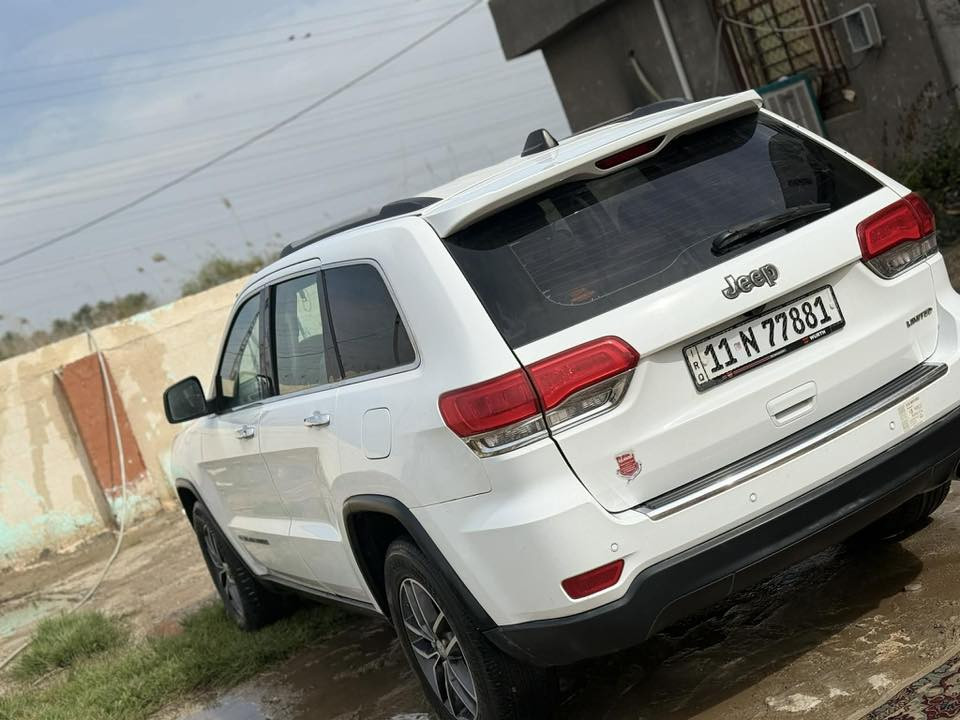 سلام عليكم 
اليريد  جديد ونظافه 
جيب  كراند شيروكي لمتد فوول  جديده 
1.مديل 2017 فتحة سقف 
2.ماشيه 160
3. حجم المكينه 6 سلندر 6.V جديده بالباكيت 
4. رادارات خلفي 
5. كشنات جلد و شامو  داخل بيجي 
6. شاشه كبيره 
7. كامره خلفيه اصليه 
8. حساسات بلادي 
9. لايت + لايت زنون 
10. نظام سبورت نظام ايكو نظام مانع انزلاق 
11. بصمه + تشغيل عن بعد 
12. صندوق كهرباء 
13. نظام اقتصاد من توكف بالزدحام تطفي 
14. كشنات تتفئة + ستيرن تتفئه
15. مكان السياره بغداد اللطيفيه  
16. رقم بغداد بسمي هزه جديده 
17. رقم مميز 
18.تثبيت كشن السايق 
19.ضرر فقط باب السايق. بدون ارباك كلهن سليم 
سونر موجود بالمنشور 
السعر 212


**إذا كنت صاحب هذا الإعلان وتريد حذفه لأي سبب، رجاءا أرسل رسالة إلى الدعم الفني**