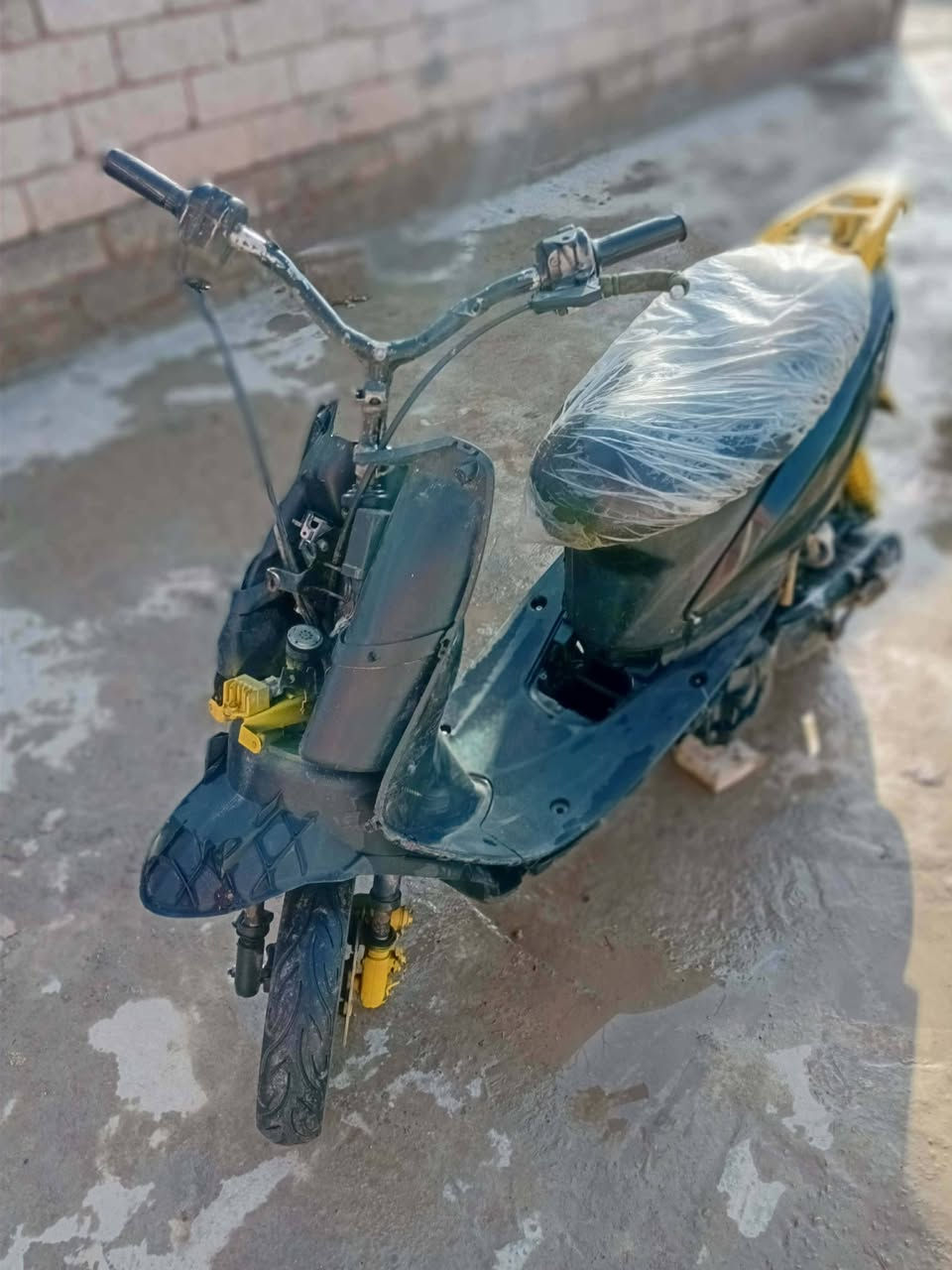 للبيع او للمراوس
السعر ١١٠

ماطور فرخ اكزز دبل سكريتر
كلو شغال وشرط المحرك مفتوح بس قبق 

والهندر خارط بس يعوزو تصليح ب ٥٠٠٠

ونه مال اكسن ما بي شرط ماطور ما تسمعلو صوت 

المكان موصل الايمن مشيرفه

رجاءآ المو شراي لا يتعبني


**إذا كنت صاحب هذا الإعلان وتريد حذفه لأي سبب، رجاءا أرسل رسالة إلى الدعم الفني**