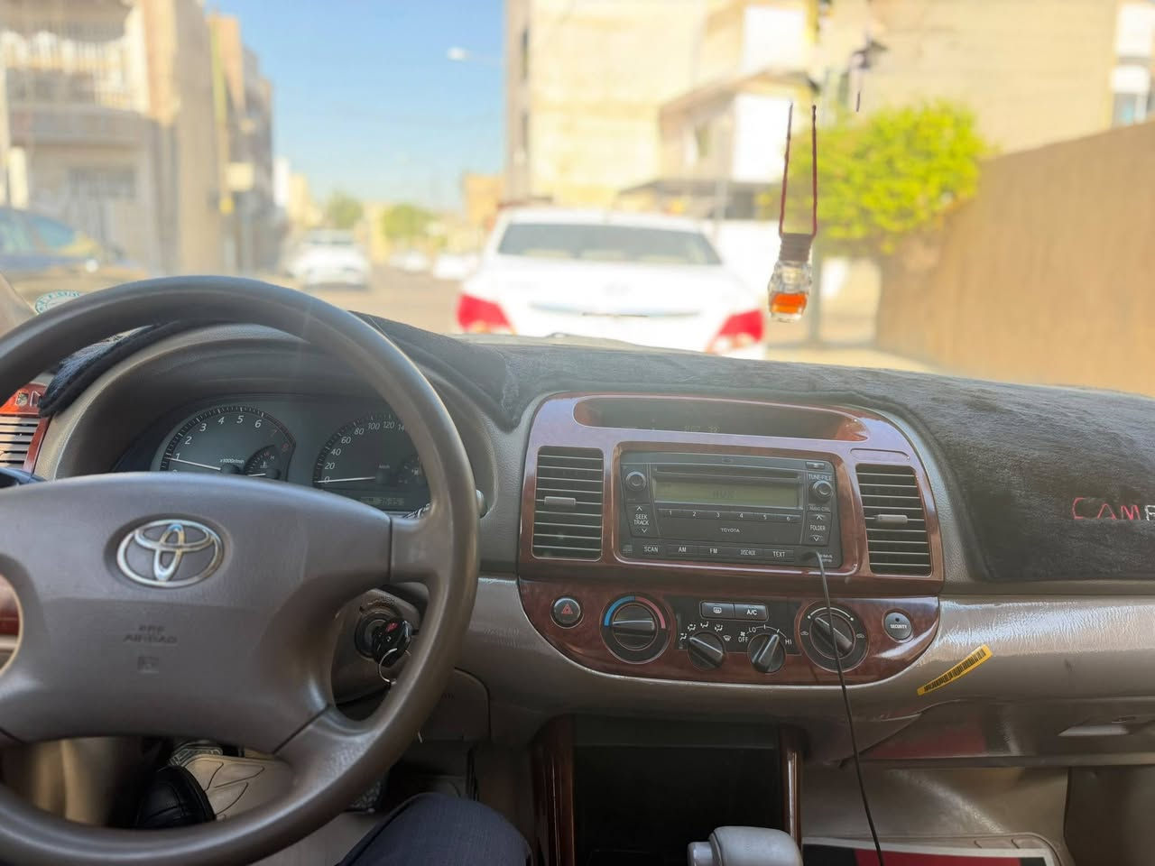 السلام عليكم كامري موديل 2003 رقم اسليمانيه كير محرك تبريد صدر تخم تاير كله مكفول السياره مصبوغه احزام لجماليه تحويل ثاني يوم السياره مال جناي ربع مذب عليها@التواصل *********** السعر 90 وبيها مجال
