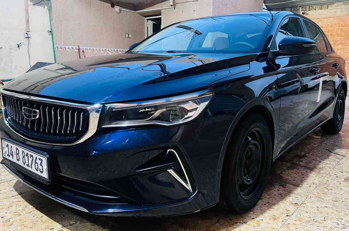 السلام عليكم سياره جيلي ام كراند 2025 رقم بصره . سياره جديده ما ماشيه هواي مال جناي سياره احلى منل صور . مواصفات نص فول . شاشه تحكم استيرن سايد بريك كهربائي 
محرك 1500 تنفس طبيعي مو تيربو 
سعر السياره 120 وبيهه مجال 
العنوان البصره الزبير 
تلفون:***********
