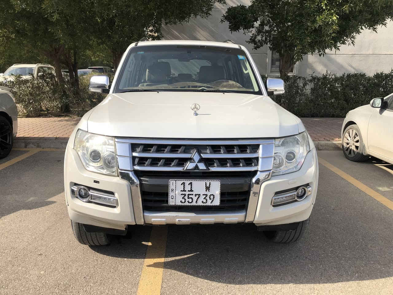 سلام عليكم
باجيرو 2015 رقم بغداد الدولي سنويه بسمي جديده وهزة جديد شرط تحويل ثاني يوم

        السعر 168 ورقه وبيها مجال معقول 

مواصفات 

محرك 3500 حبتور 6 سلندر V6 

حبتور 

ام دمام

فول مواصفات 

كشنات كهربائيّة 

اشاير بل مري 

تحكم ستيرن 

فتحه

مري شفط

فول مواصفات 

ماشيه 208 لف حقيقي  مكفولة  كير محرك شاصي ضربة كفالة عامه 

مكان السيارة بغداد حي العدل 

للاتصال ***********
