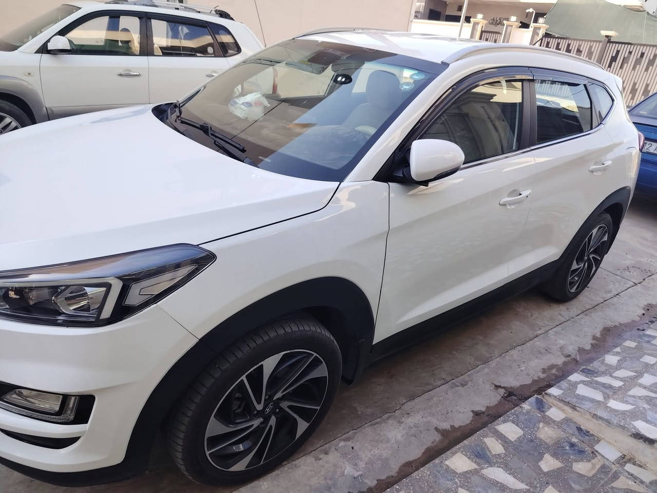 توكسن موديل 19 ماشي 102 السعر166 بيه مجال قليل 
سياره محرك دوش بصمه  كشن كهربائي مراي شفت  يدات بصمه + ترحيب  لد امامي ضرر بيه فقط بونيد صبغ بدون بدون دواخل شرط،  + بيه ملاحظات  شويه 
باقي كفاله شرط  طخم  توب  تواير جدد  كير محرك شرط 
مكانه موصل تعليم  
***********
***********
