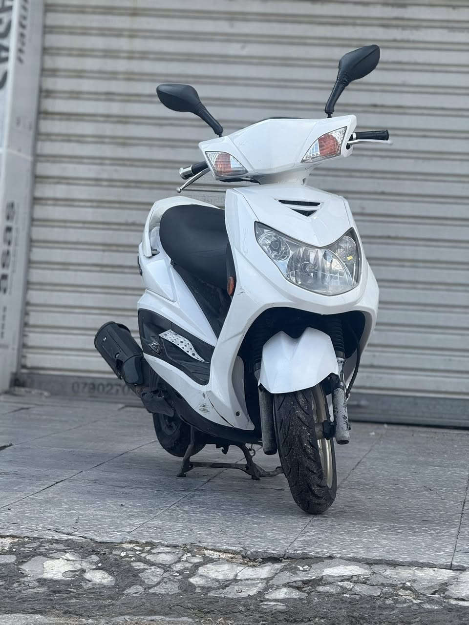 سكنس فحل نوزل خطين ام طلاعات ويل ذهبي الدراجه احله من الصور ومكفوله كفاله عامه شلعه معدال كهربيات كله شغاله مكينه ناعمه كلش ع يدي من الرمبه وبلخير ع ياخذها 
مكان بغداد البياع السعر ٨٥٠وبيه حك الجيه
جيب فيتر وافحص او ين ميعجبك افحص 
***********
