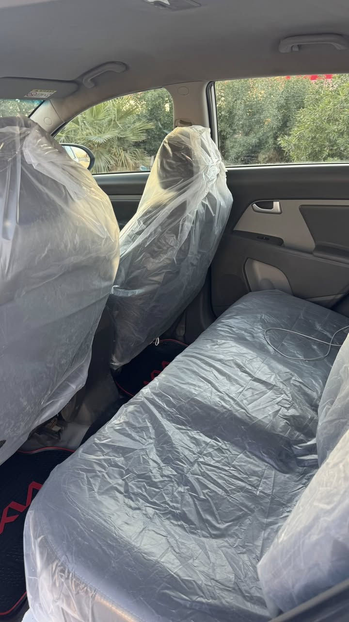 سبورتج موديل ١٤
رقم اربيل الجديد وكالة باسمي تحويل ثاني يوم 
محرك ٢٠٠٠ دوش 
جاهزة من كلشي حدادية تايرات ادامة للمحرك ومبدل دهن الكير ايضا السيارة نضيفة فقط بيها طخة مثل ما بالصورة
مكانها الديوانية 
***********
