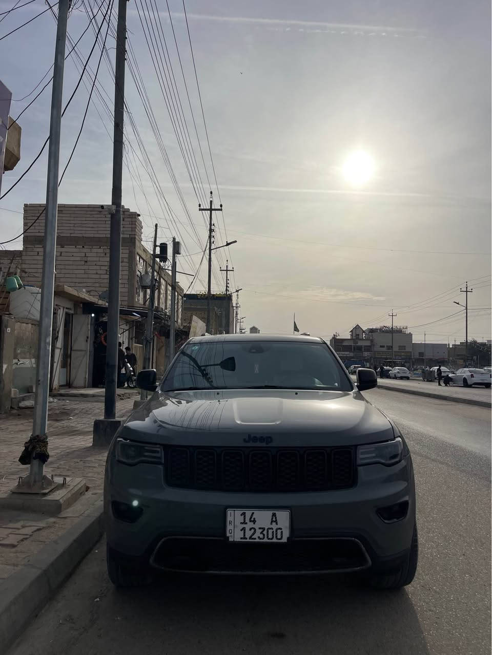 السلام عليكم للبيع جيب شيروكي 2019 فول مواصفات للاخير وارد امريكي حادثها جاملغ فقط بدون دواخل  السيارة كفالة مكينه كير حدادية طخم تاير كله جاهز والسيارة فول مواصفات للاخير رقم بصرة الجديد سنوية مجددة وكاملة تحويل ثاني يوم بأسم المشتري السعر 240 والشراي يتصل وبالخدمة *********** مكاني البصرة البصرة, العراق
