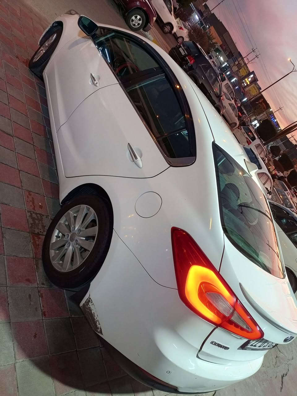 سيراتو 14 
محرك 2000
خليجي 
بجم و حوض خلفي وتكم وقماره مكفوله 
بيه رش جوه مرآة السائق
تحكم ستيرن قفل سرعه تبريد تتدفئه فول 
جرس تنبيه  ب120
السعر 115
***********
