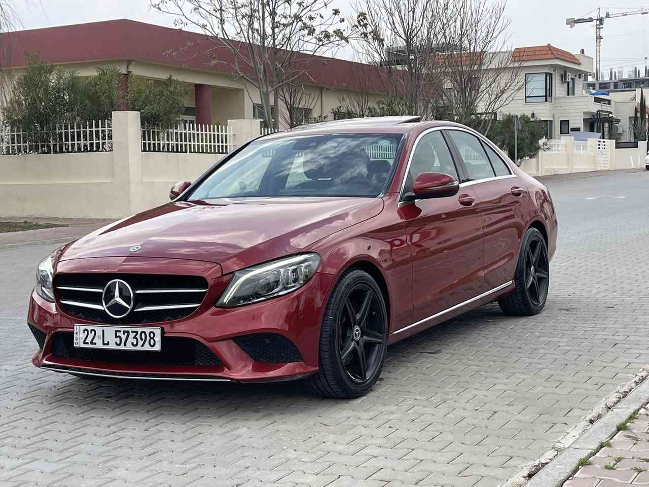 السلام عليكم … للبيع او مراوس برقم شمالي فقط مارسيدس c300 وارد الماني ضمان دولي بصمتين شركة وياها موديل ٢٠١٩ كلين تايتل فول مواصفات كشنات جلد و قماش كهرباء و تدفئة سلايد حساس امامي خلفي رادات امامي و خلفي و جانبي و نقطة عمياء و تحديد مسار شاشة جبيرة و دبل ماوس و صندوق كهرباء لايت LED ملتي بيم ماشية ٥٥ الف مكفولة من كلشي عدا اصبعين pdr بالحافة مال اللبنيد و راس الجاملغ السكن كير محرك بشرط السيارة جاهز من كلشي بدون مصرف دينار السعر ٢٧٥ للاستفسار ***********
