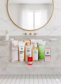 العناية الكورية مو بس منتجات… هي أسلوب عناية يومي 🤍 تنظيف لطيف، ترطيب ...