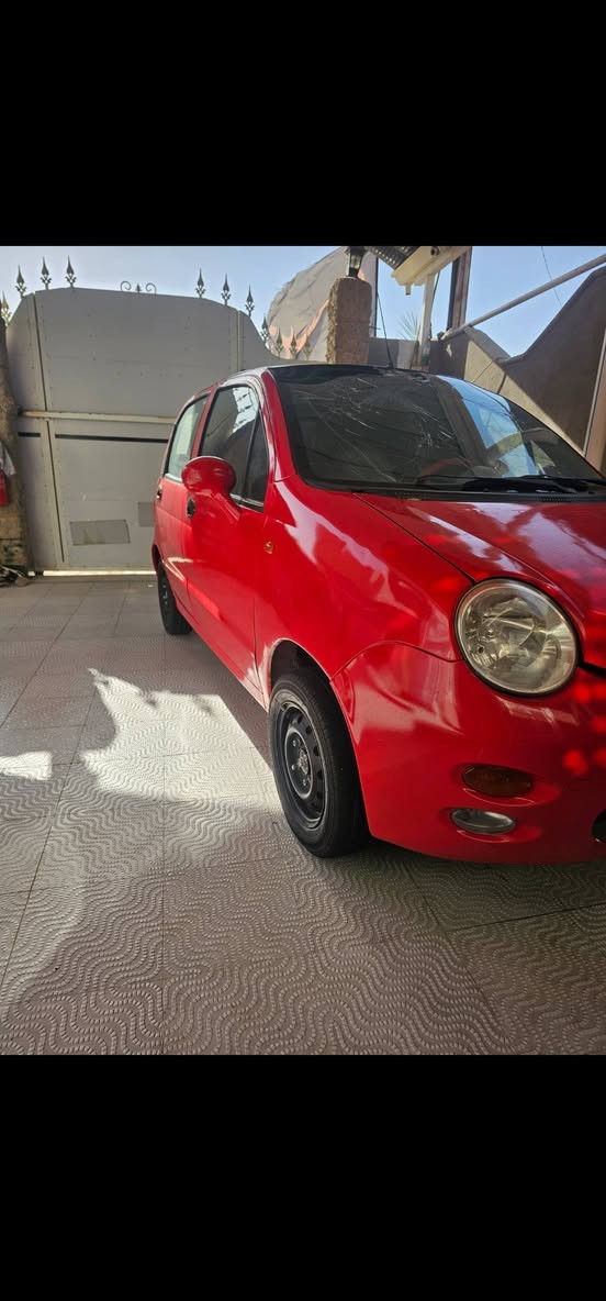 سلام عليكم للبيع او للمراوس حسب قناعه كيو كيو مديل 2012  السياره جديده ونضيفه مكينه وكير جدد كير عادي حداديه جديده تخم تاير رقم قادسيه مميزز ميزز  بسمي رقم الجديد تحويل ثاني يوم سنويه لل٣٠ تبريد تتفئه  كلشي شغال  ما بيه قطرت اخياس كلهن امسويهن السياره مكانه ديوانيه  للتواصل *********** او ***********
